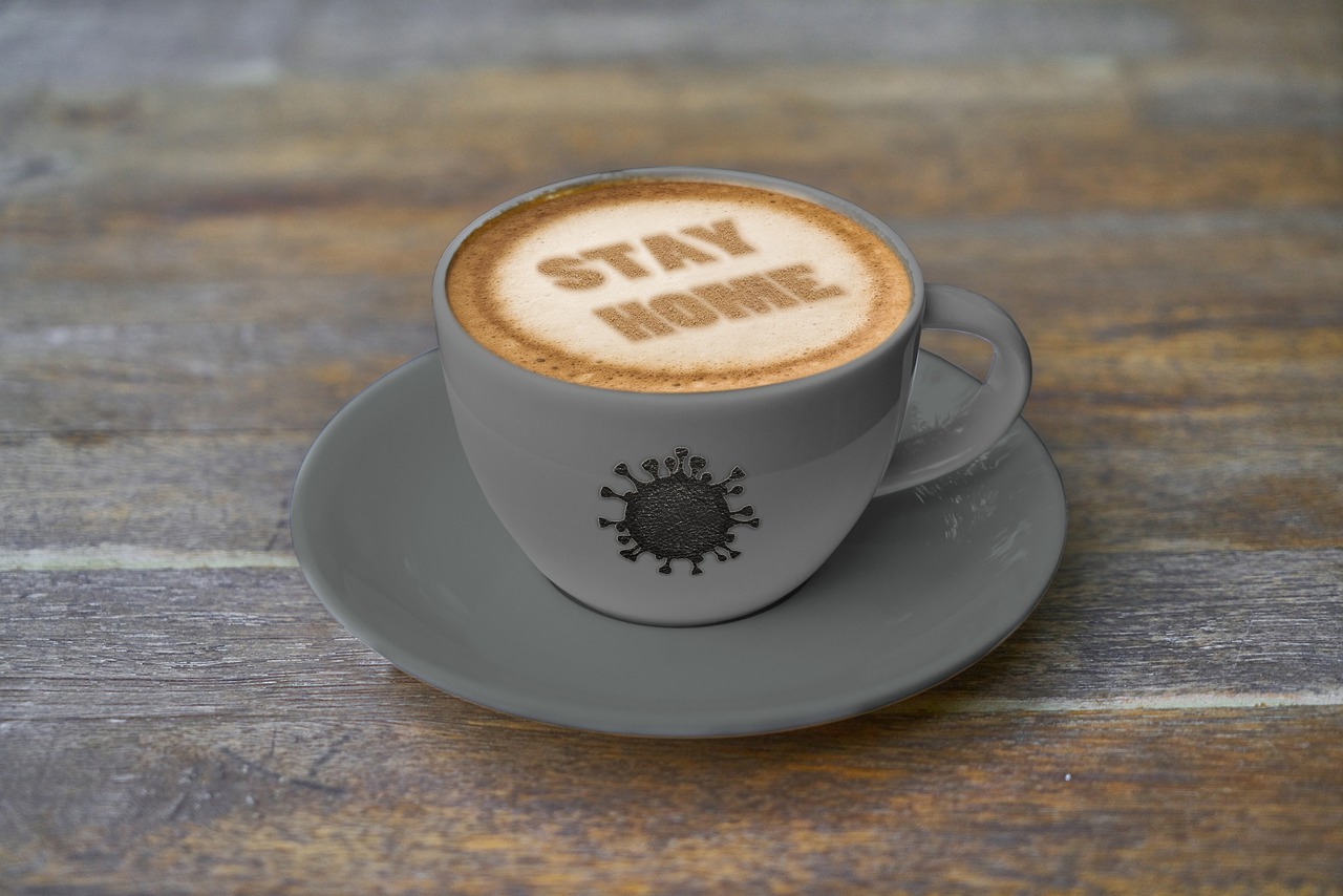 entdecken sie 'curfew' – eine fesselnde geschichte über ausgangssperren, freiheit und menschlichen widerstand.